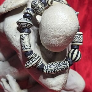 Black & Ivory Patterned Bead Bracelet